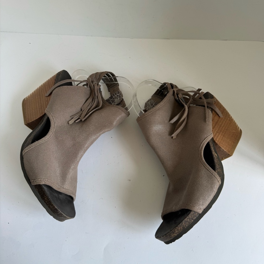 OTBT Free Spirit Fringed Tan Suede Chunky Heeled Sandals Womens Size 10 - Picture 12 of 16